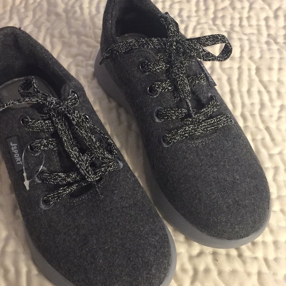 J SPORT ARROW ATHLETIC SHOES